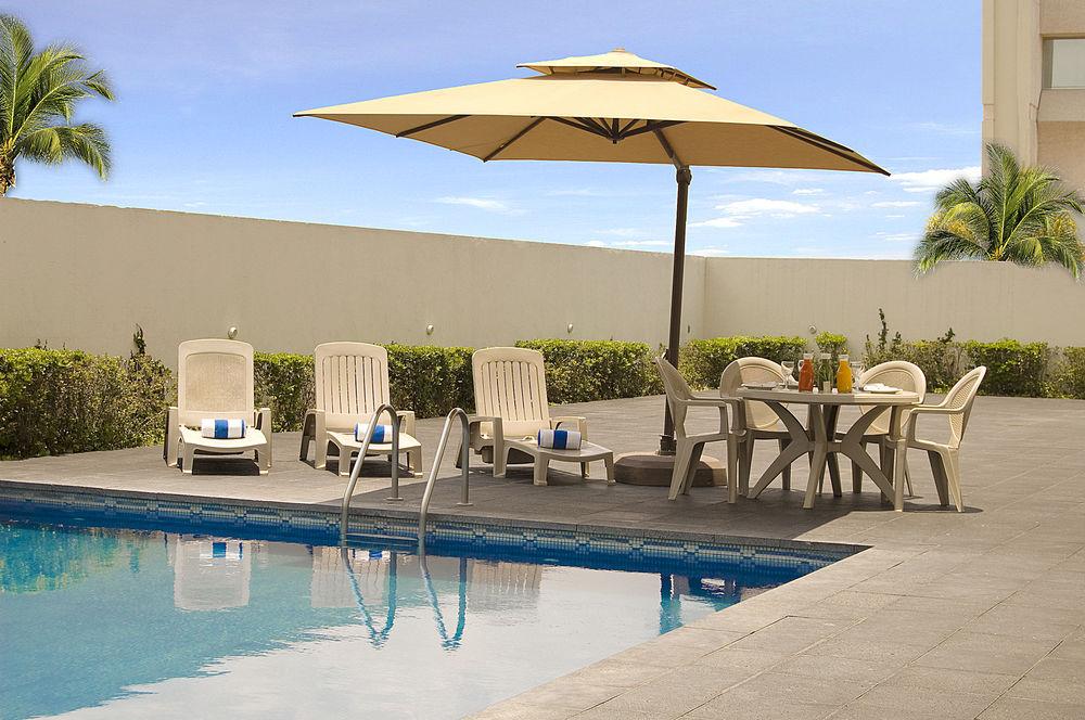 Turotel Querétaro Exterior foto