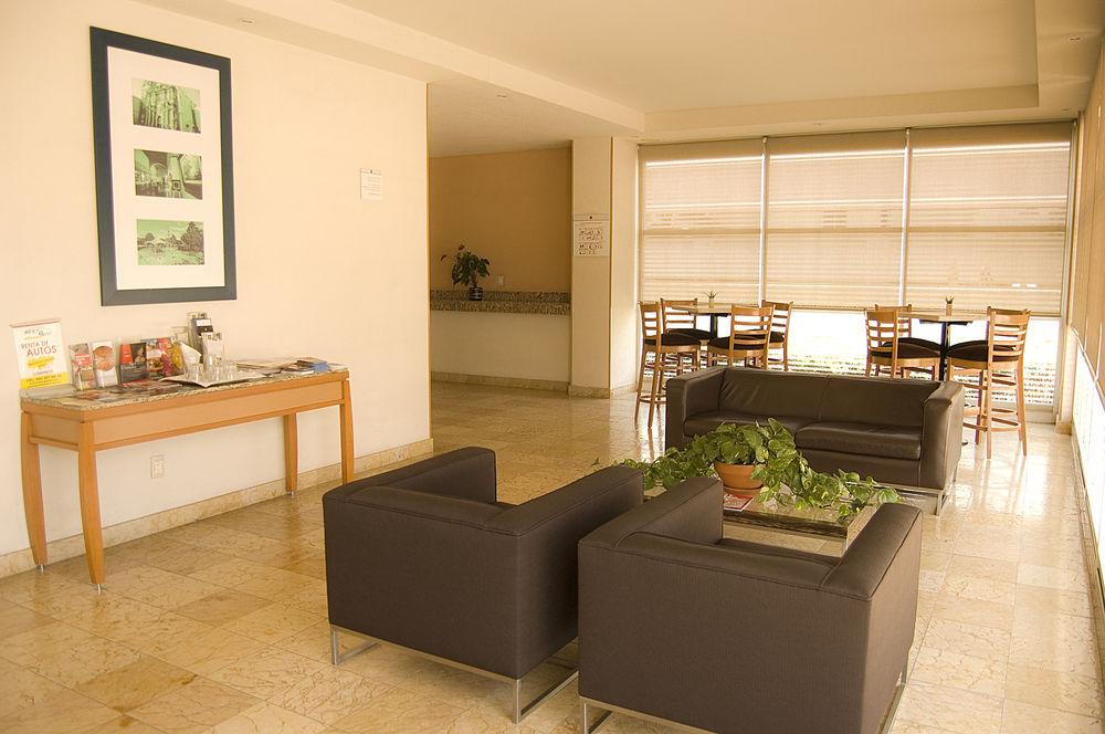 Turotel Querétaro Exterior foto